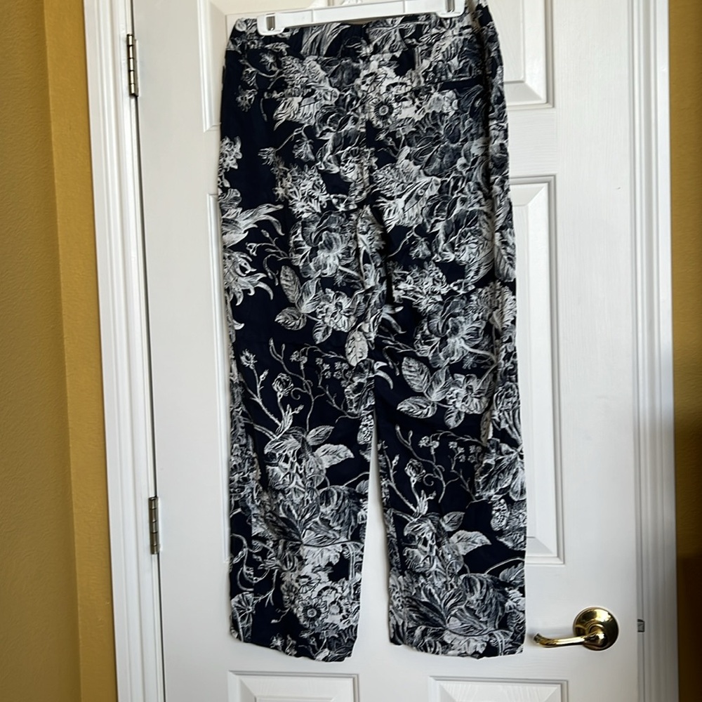 LOFT wide leg / Loose pants
Elegant fabric / print )